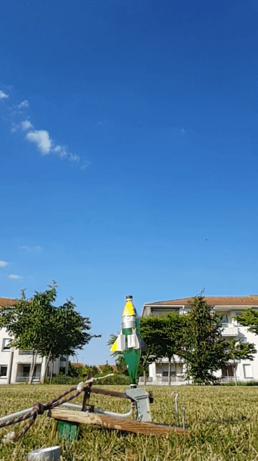 fusée_à_eau_20180709_184731_001_1.gif