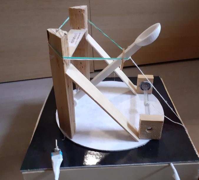 Catapulte avec rotation lectrique 20210506 194907.jpg