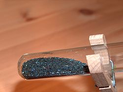 Item-Permanganate de potassium 250px-Kaliumperma.jpg
