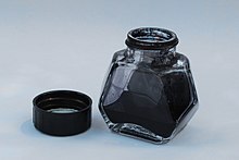 Item-Encre 220px-BlackInkBottle.JPG