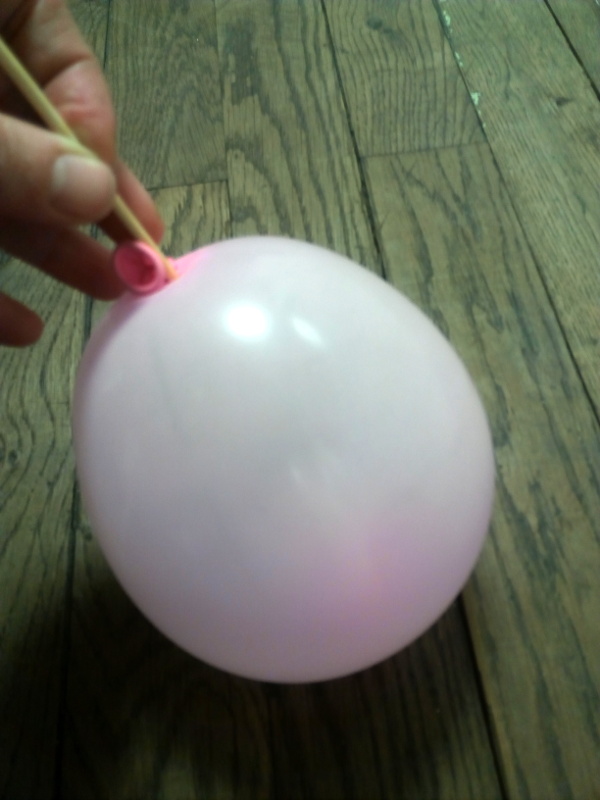 Une brochette de ballon IMG percer.jpg