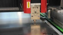 Item-D coupeuse laser 220px--Lasercutting-video.ogv.jpg