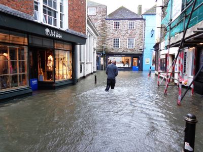 A cause du réchauffement climatique, les inondations et épisodes de sécheresse sont plus fréquents.