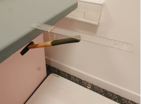 Equilibre d'une règle et d'un marteau Vue du dessus.JPG