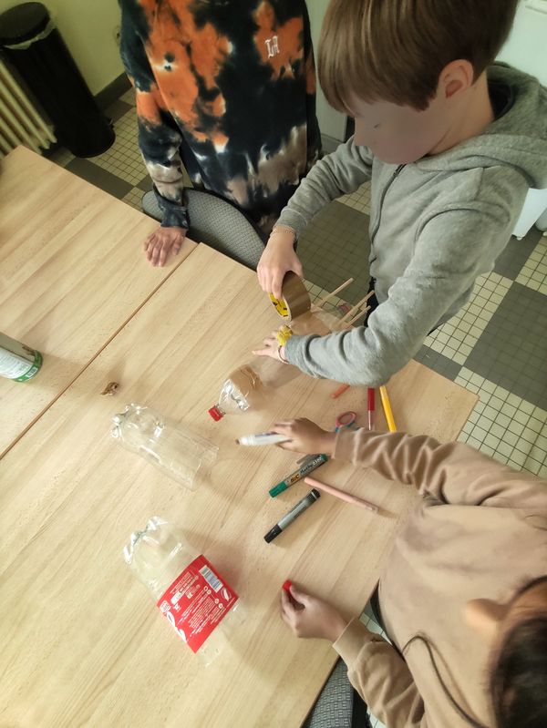 Fus e Bicarbonate-Vinaigre Construction des fus es 3-01.jpeg