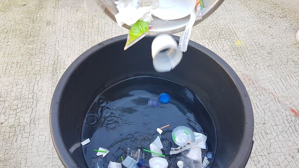 Continent plastique Ajout d chets.jpg