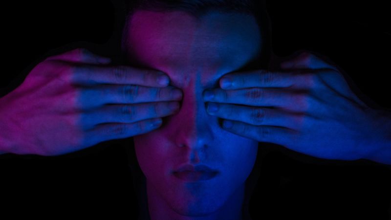 Fichier:Tache aveugle taras-chernus-rWkpNxqE rM-unsplash-min.jpg