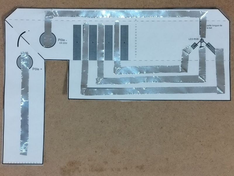 Fichier:Cube RGB circuit.jpg