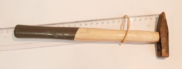 Equilibre d'une règle et d'un marteau assemblage.JPG