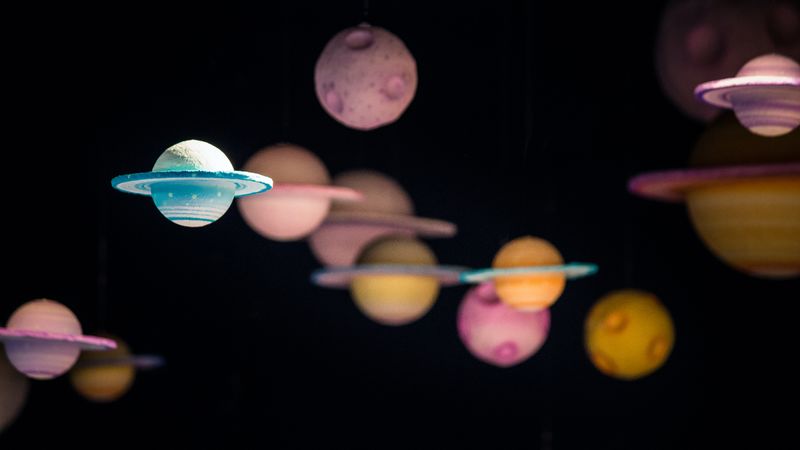 Fichier:Vitesse des planete david-menidrey-zpUsOQzByFg-unsplash-min.jpg
