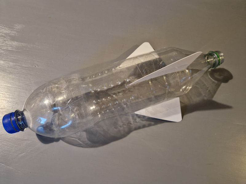 Fichier:Fus e eau fixation ailerons.jpg