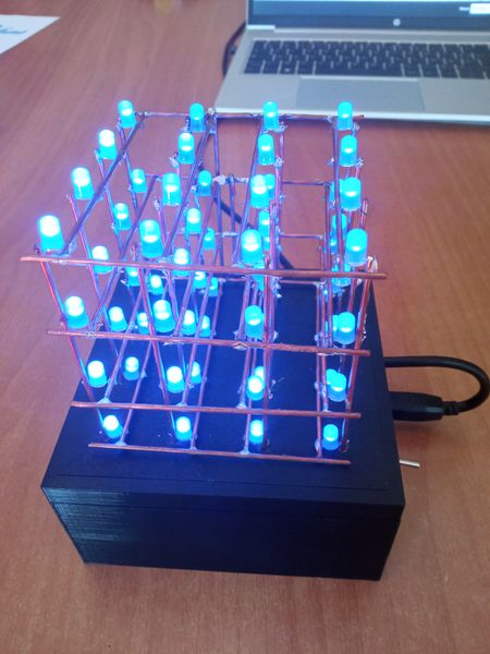 Fichier:Cube LED 4x4x4 1751630537141.jpg