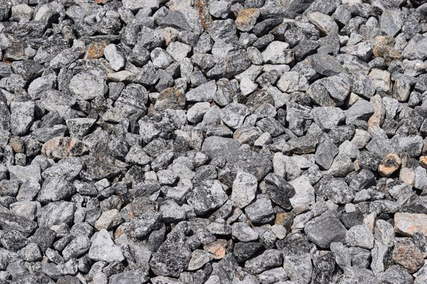 Item-Gravier grave-rock-background-PublicDomain-red.jpg