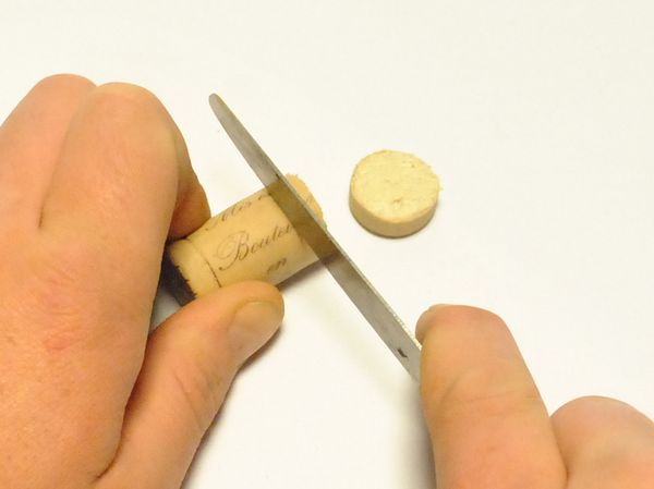 Toupie tranchebouchon.jpg