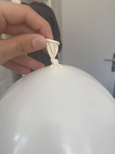 Fichier:La douche du ballon noeud.jpg