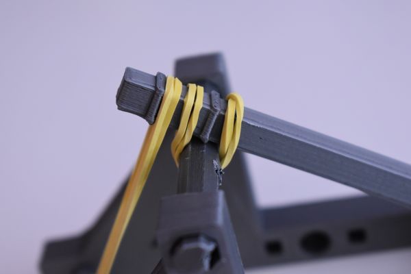 Fabriquer une catapulte élastiques 1.jpg